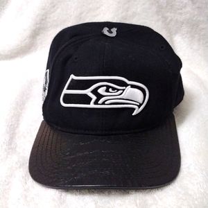 SEATTLE SEAHAWKS: Pro Standard Black Hat w/ Leather Bill
